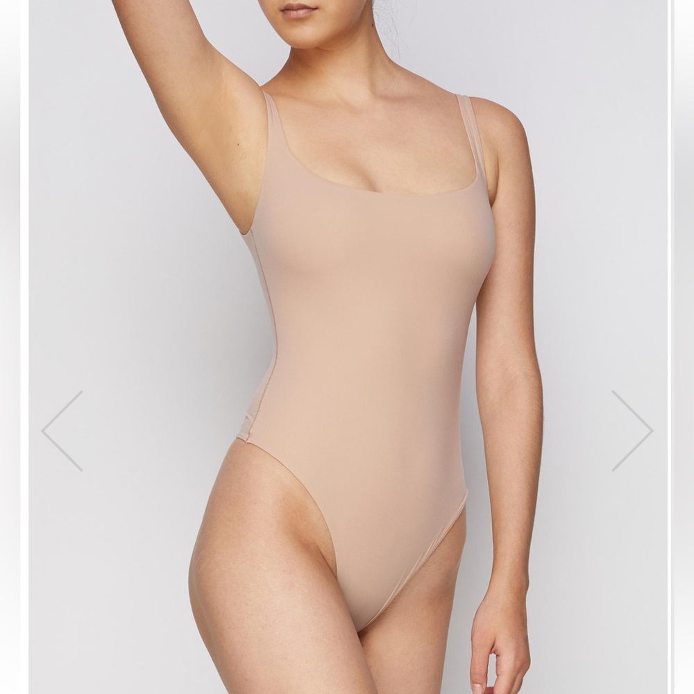 NWT SKIMS Fits Everybody Square Neck Bodysuit Size XS in Clay